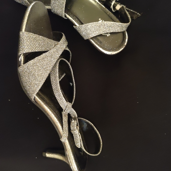 Ladies Evening Shoe - Picture 3 of 5